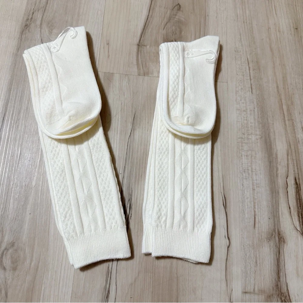 NWT Jefferies Cable‎ Knit Knee Socks